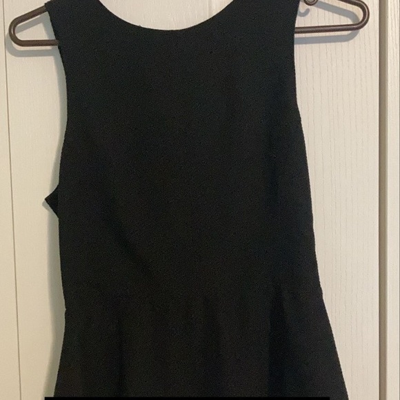 Dynamite beautiful top. - Picture 1 of 2